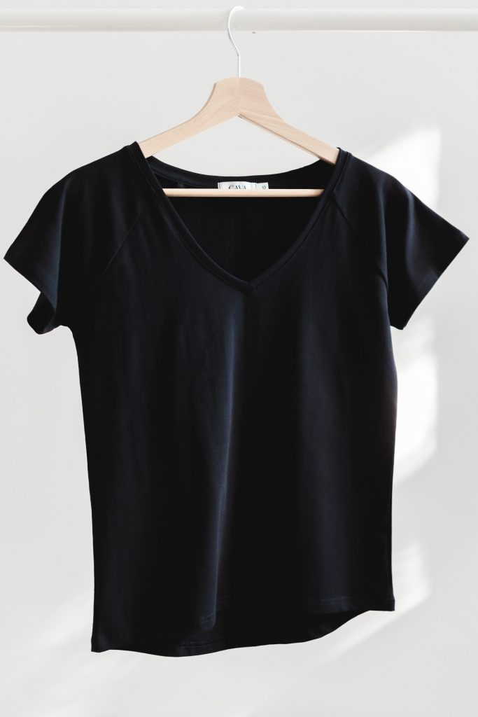 CAVA-Katarzyna-Walczak-T-Shirt-Bawelna-Organiczna-Camila-BLCK-2324